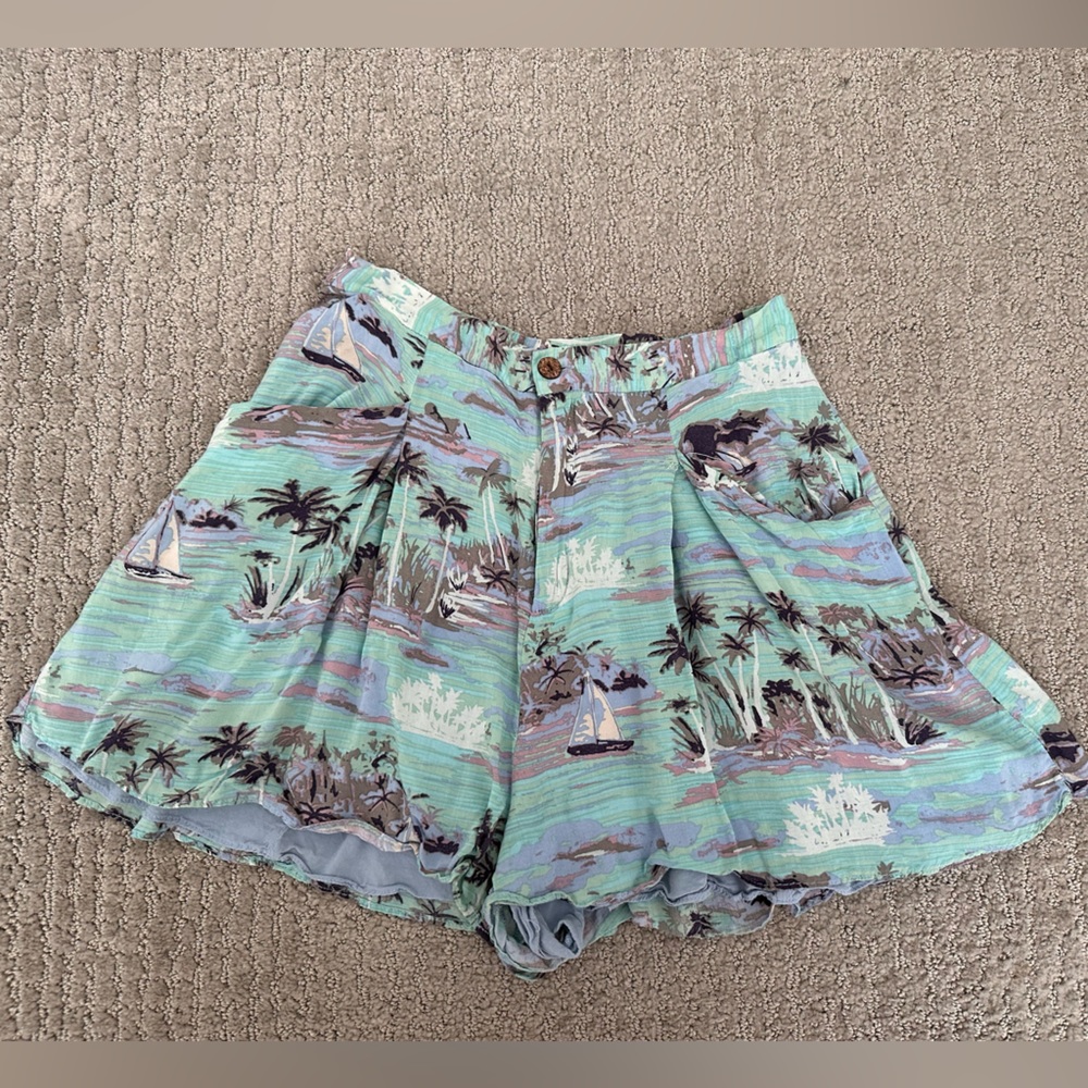 Kimchi Blue | Hawaiian Sail Boat & Palms | Size small